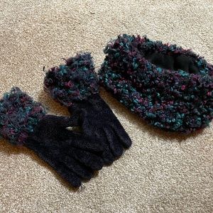 APT 9 glove and neck warmer set